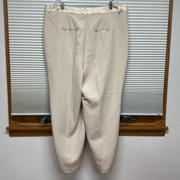Vero Moda Cream Trousers - Picture 6 of 16